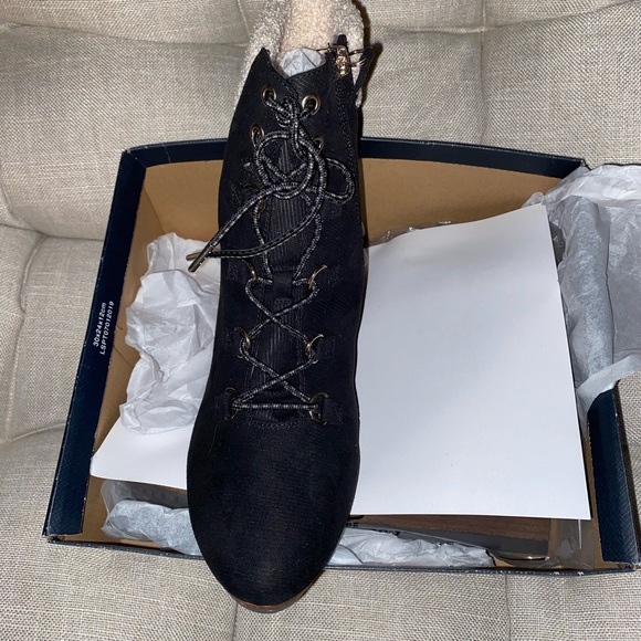 DR SCHOLL’S CHARMER SIZE 11 BLACK COZY CUTE WEDGE BOOT NEW - Picture 3 of 4